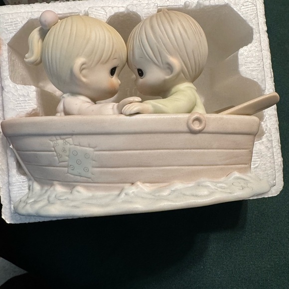 NEW Precious Moments “ Friends Never Drift Apart” 1985 - Picture 4 of 12
